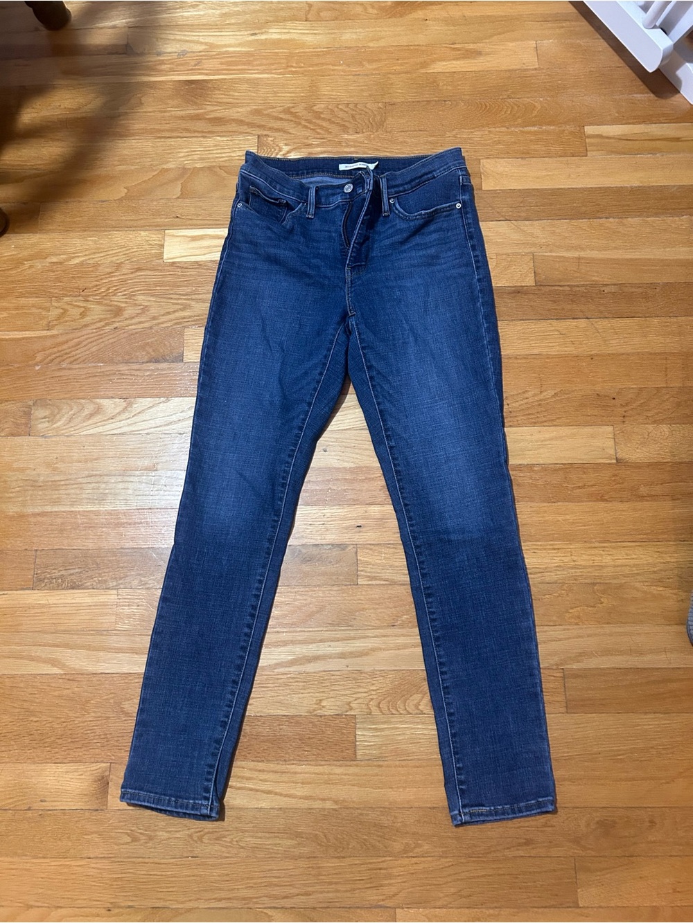 311 shaping skinny levi